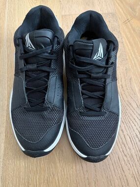 Nike Black Athletic Basketball Sneakers with White Accents